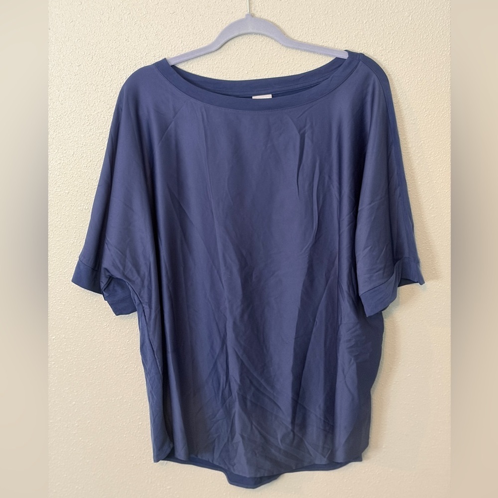 Chico’s zynergy Lightweight Blue Crewneck Tee size 4  soft stretchy breathable